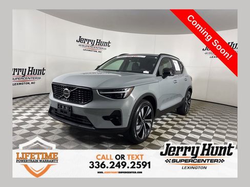 Used 2024 Volvo XC40 B5 Ultimate w/ Protection Package Premier image 1