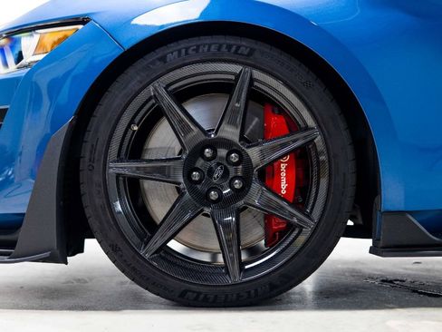 Used 2021 Ford Mustang Shelby GT500 w/ Carbon Fiber Track Pack RWD image 39