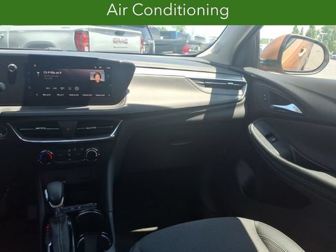 Certified 2024 Buick Encore GX Preferred FWD image 20