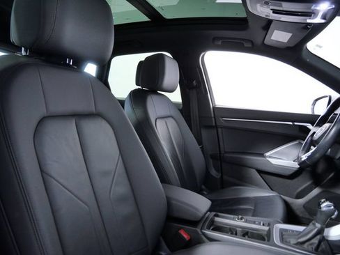 Used 2019 Audi Q3 2.0T Premium AWD/4WD image 11