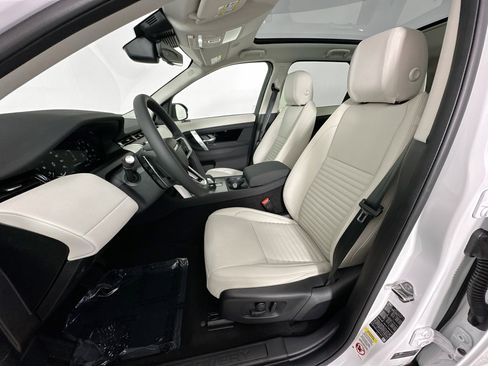 Used 2025 Land Rover Discovery Sport S image 19