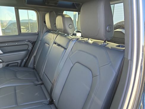 Certified 2024 Land Rover Defender 110 V8 image 15