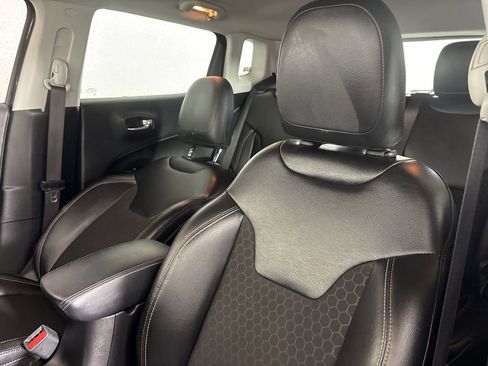 Used 2020 Jeep Compass Latitude image 10