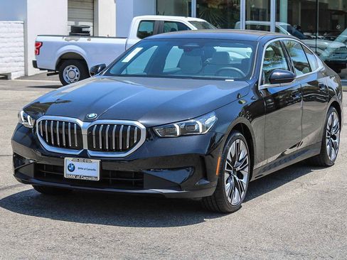 Used 2026 BMW 530i RWD image 3