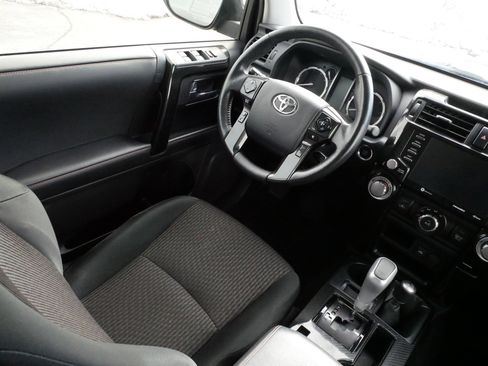 Certified 2024 Toyota 4Runner TRD Off-Road image 9