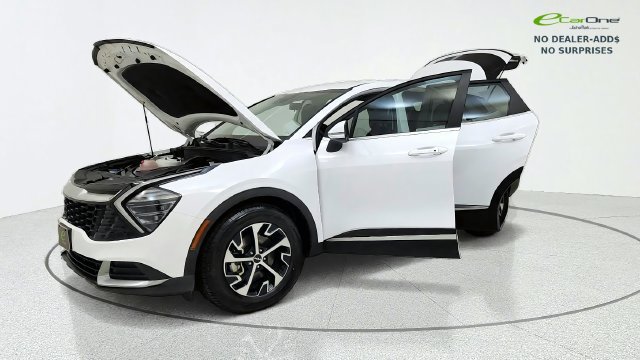 Used 2025 Kia Sportage EX FWD image 14