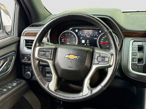 Used 2021 Chevrolet Suburban Premier image 17