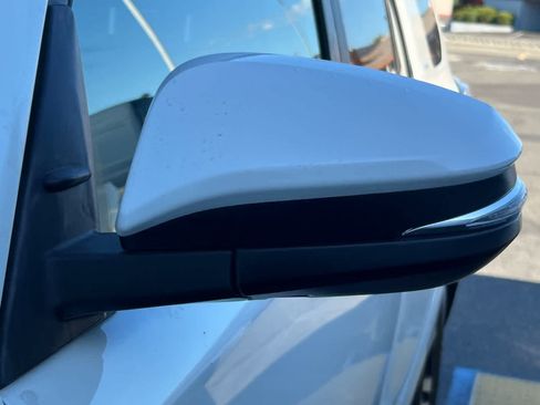Used 2018 Toyota 4Runner Limited AWD/4WD image 9