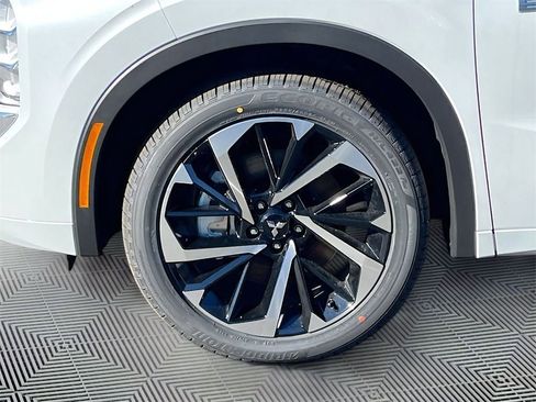 New 2025 Mitsubishi Outlander SEL image 34