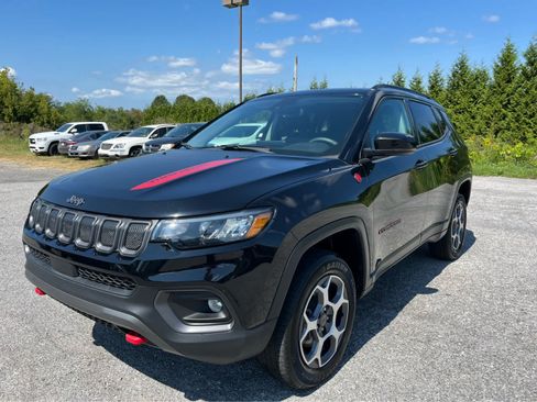 Used 2022 Jeep Compass Trailhawk w/ Sun and Sound Group AWD/4WD image 7