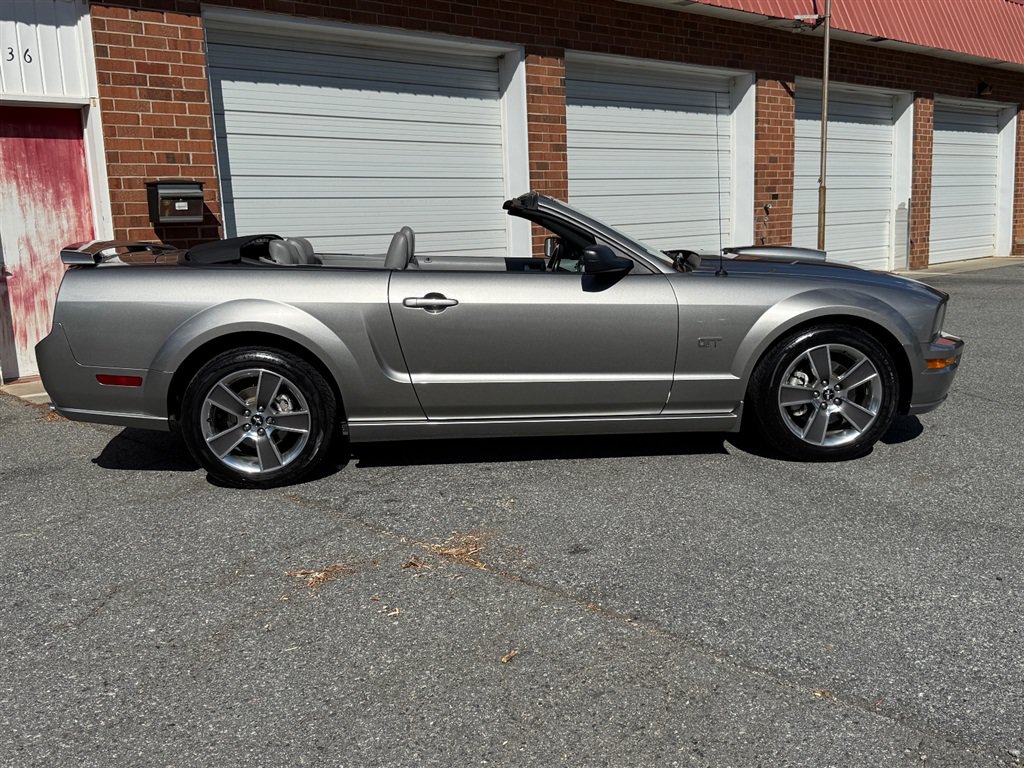 Used 2008 Ford Mustang GT RWD image 37