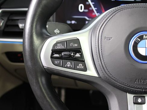 Used 2022 BMW i4 eDrive40 w/ M Sport Package image 16