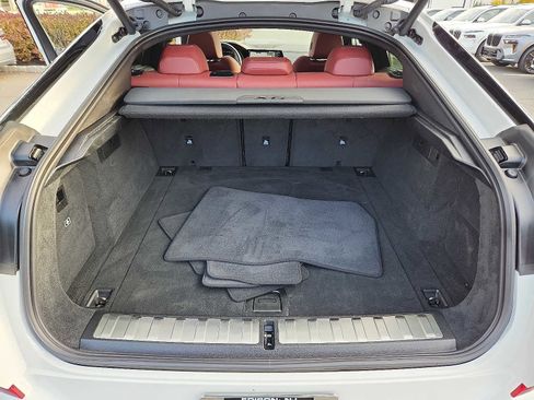 Used 2022 BMW X6 xDrive40i w/ Executive Package image 27