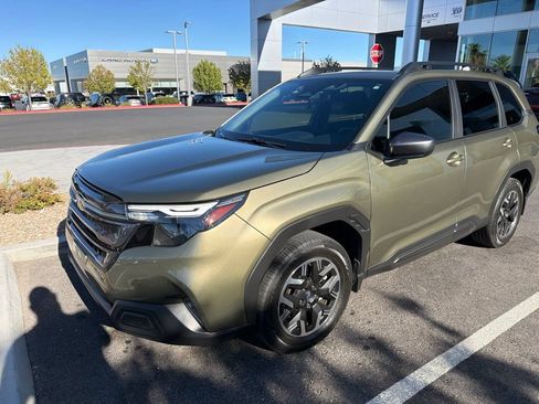 Certified 2025 Subaru Forester Premium AWD/4WD image 31