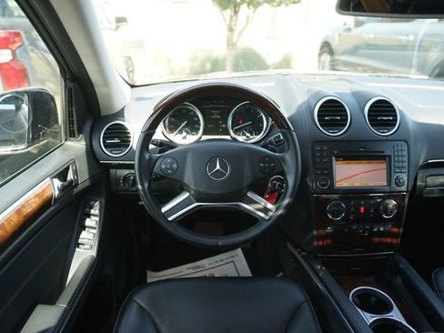 Used 2011 Mercedes-Benz GL 450 4MATIC image 25