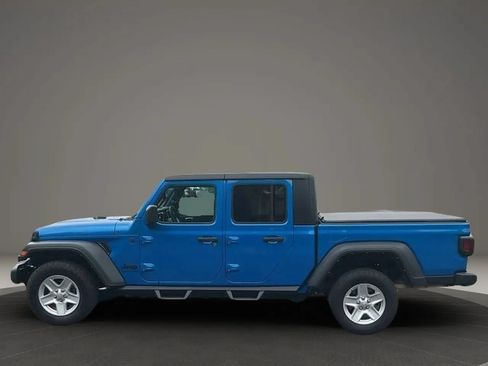 Used 2023 Jeep Gladiator Sport AWD/4WD image 2