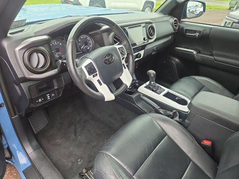 Certified 2019 Toyota Tacoma TRD Sport AWD/4WD image 15