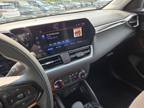 Used 2025 Chevrolet TrailBlazer LS w/ LS Convenience Package FWD image 26