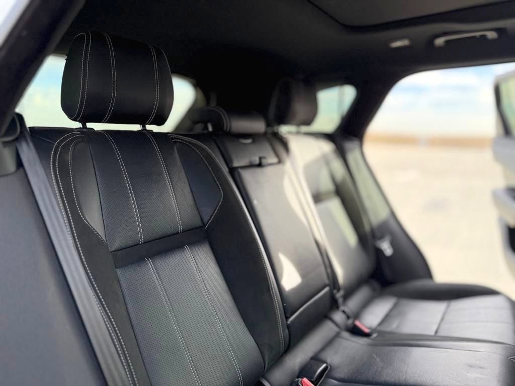 Used 2018 Land Rover Range Rover Velar R-Dynamic SE AWD/4WD image 40