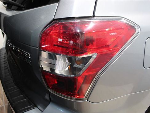 Used 2016 Subaru Forester 2.5i Limited image 11