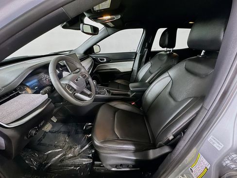 Used 2024 Jeep Compass Latitude AWD/4WD image 15