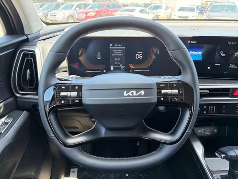 New 2026 Kia Sorento LX FWD image 10