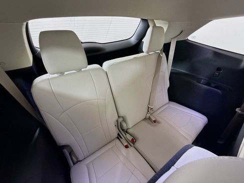 Used 2023 Buick Enclave Essence w/ Sport Touring Edition FWD image 27
