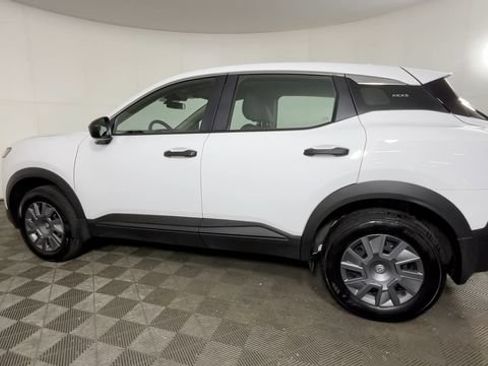 Used 2025 Nissan Kicks S FWD image 8