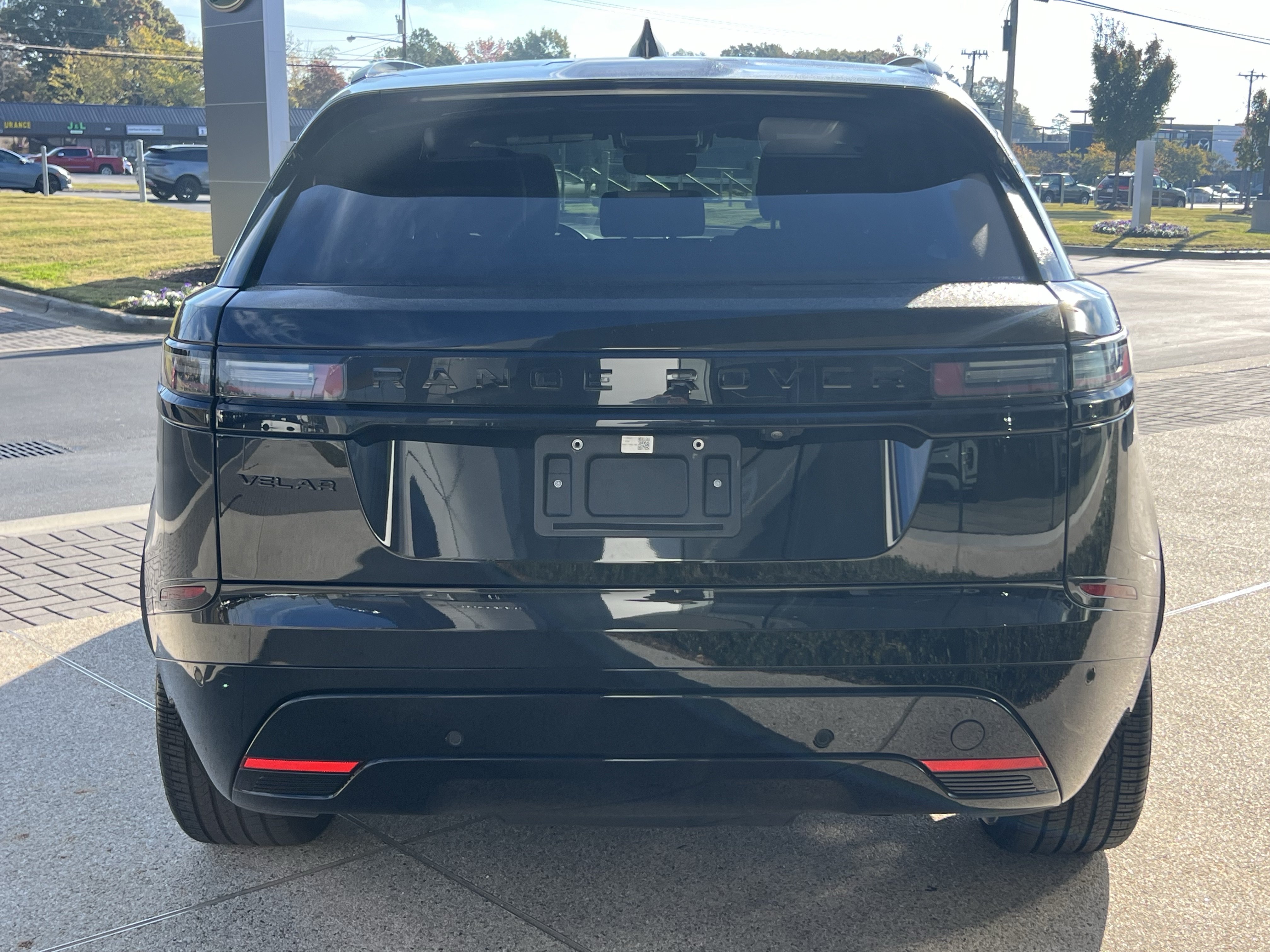 Certified 2024 Land Rover Range Rover Velar Dynamic SE AWD/4WD image 6