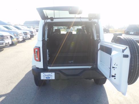 New 2025 Ford Bronco Outer Banks image 7