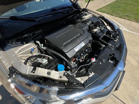 Used 2017 Honda Accord EX-L image 33