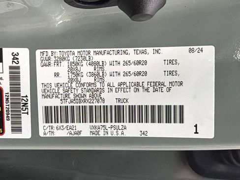 Used 2024 Toyota Tundra Limited image 39