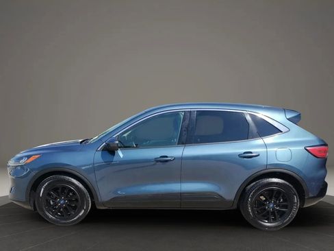 Used 2020 Ford Escape SE image 3