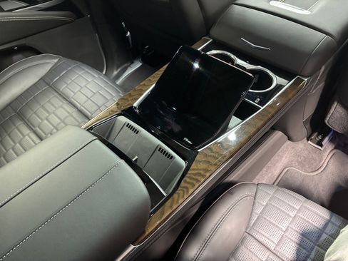 Used 2025 Cadillac Escalade Sport Platinum image 37