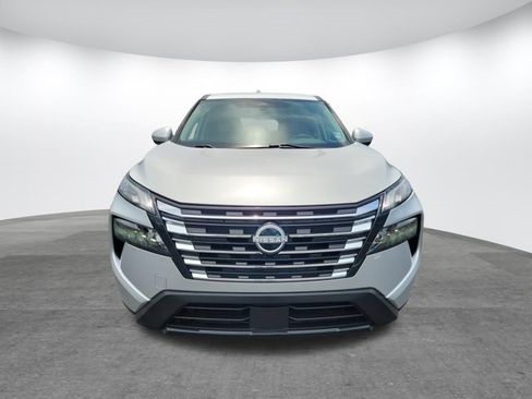 Used 2024 Nissan Rogue SV AWD/4WD image 2