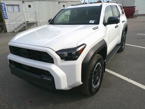 Used 2025 Toyota 4Runner TRD Off-Road Premium image 5