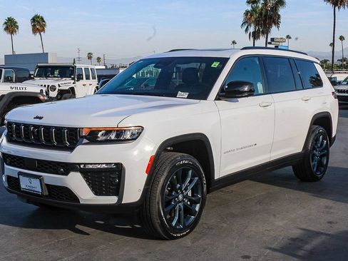 New 2026 Jeep Grand Cherokee L Limited AWD/4WD image 4