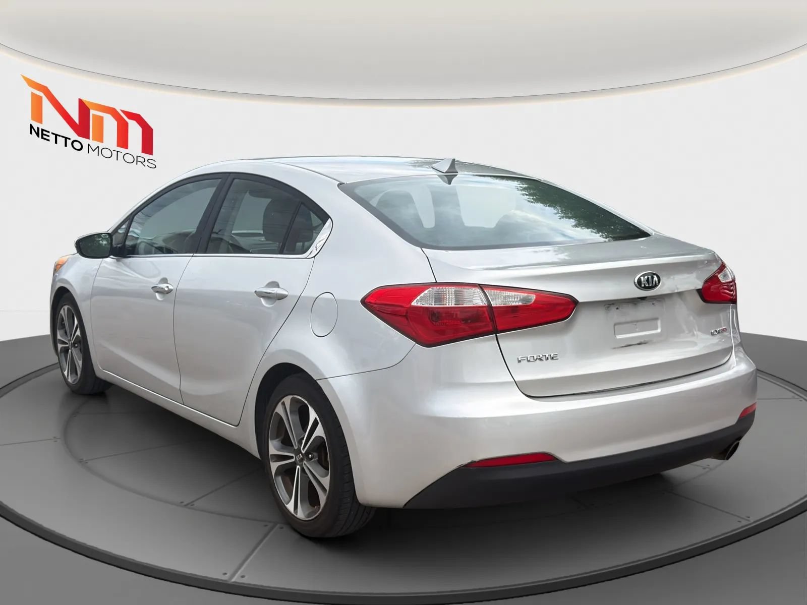 Used 2015 Kia Forte EX w/ Premium Package FWD image 3