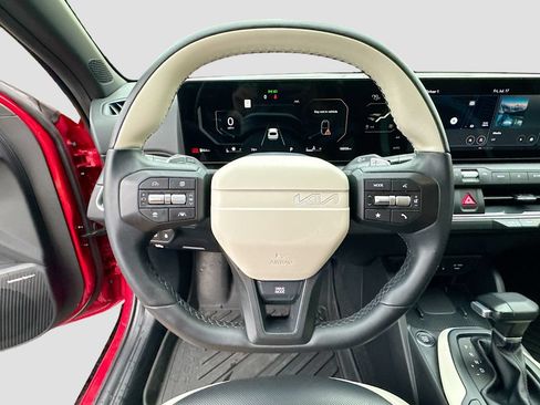Used 2025 Kia K4 GT-Line w/ GT-Line Premium Package FWD image 11