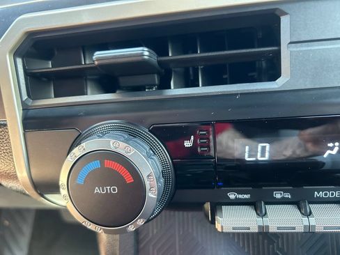 Certified 2026 Toyota Tacoma TRD Off-Road AWD/4WD image 31