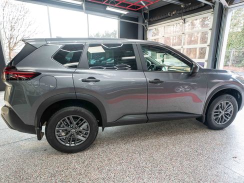 Used 2021 Nissan Rogue S image 4