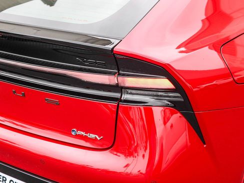 New 2026 Toyota Prius Plug-In Hybrid FWD image 10