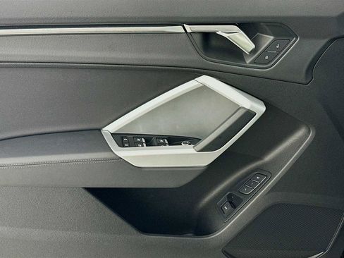 Used 2024 Audi Q3 2.0T Premium w/ Convenience Package image 16