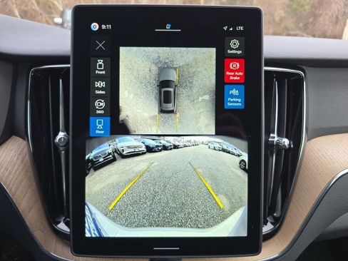 New 2026 Volvo XC60 B5 Plus w/ Protection Package Premier AWD/4WD image 32