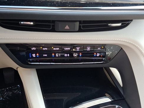 Used 2022 Buick Envision Avenir w/ Technology Package II AWD/4WD image 18