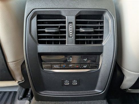 Used 2025 BMW 330i Sedan w/ M Sport Package image 16
