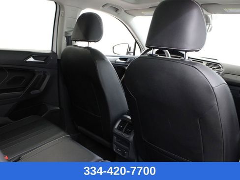 Certified 2023 Volkswagen Tiguan SE w/ Panoramic Sunroof Package image 19