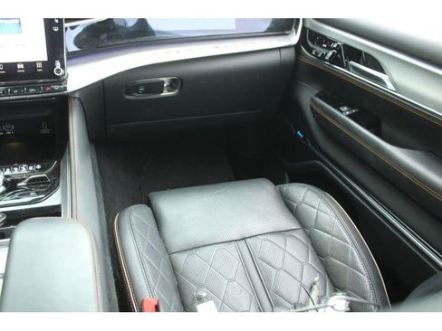 Used 2023 Jeep Grand Wagoneer Series III image 17