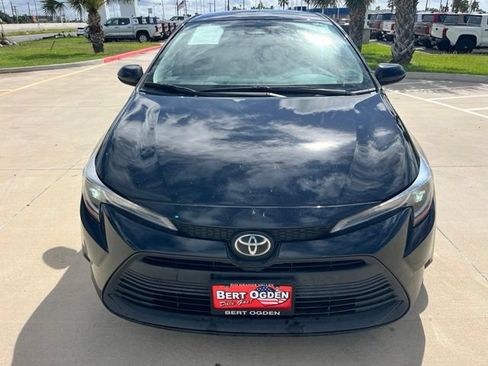 Certified 2025 Toyota Corolla LE FWD image 2