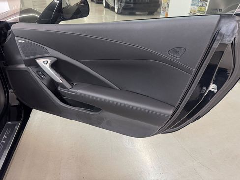 Used 2016 Chevrolet Corvette Z06 w/ Battery Protection Package RWD image 9